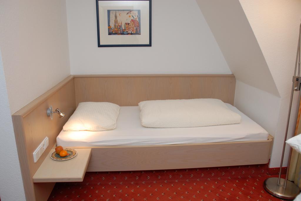 Steiners Hotel Airport-Messe Estugarda Quarto foto